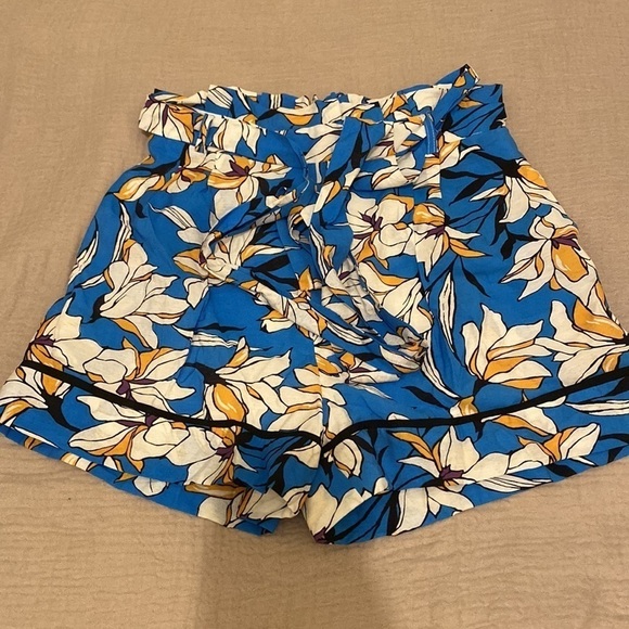 J.O.A. Just One Answear floral top and short. Size XS. New - Picture 3 of 11